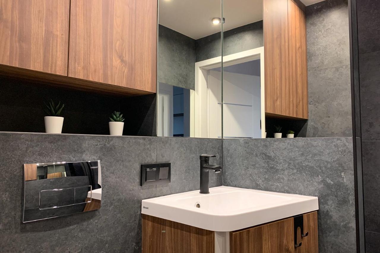 Black Sheep Apartment คราคูฟ ภายนอก รูปภาพ